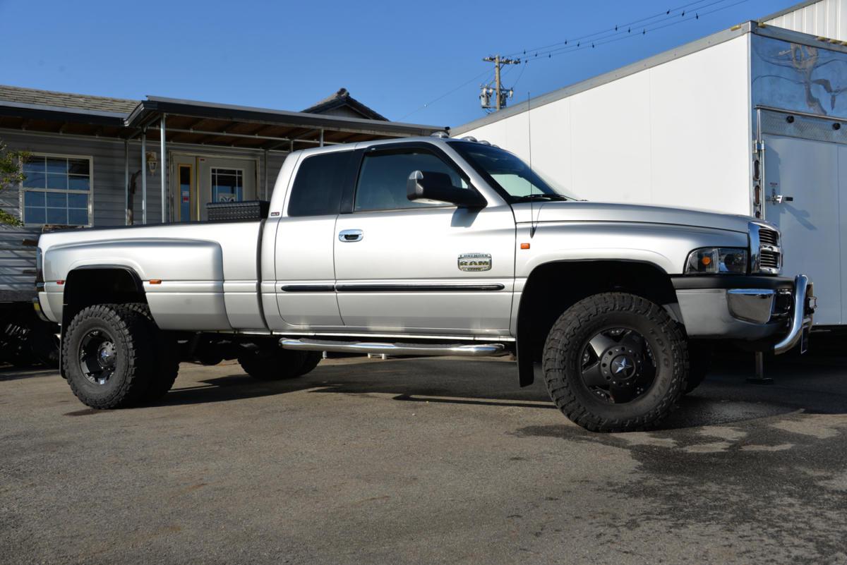 新車並行 2001年式 ダッジラム3500 デューリー 4WD LARAMIE SLT SOLD